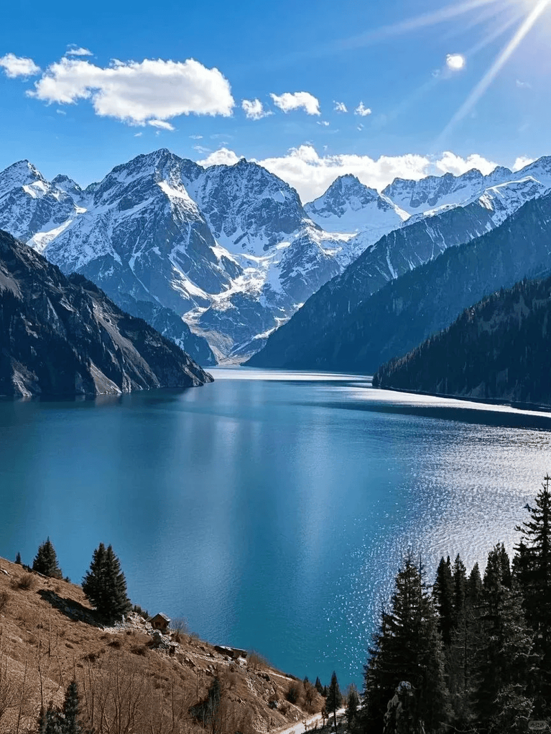 探寻南疆之美：一幅流动的风景画卷